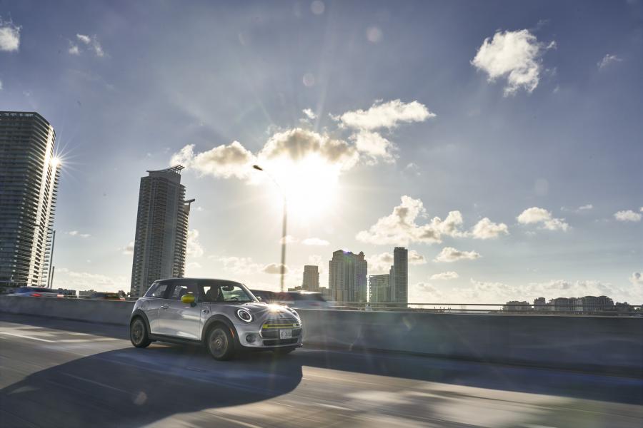  Mini Cooper SE (F56) 2020 года  (NA) (фото 23 из 342)
